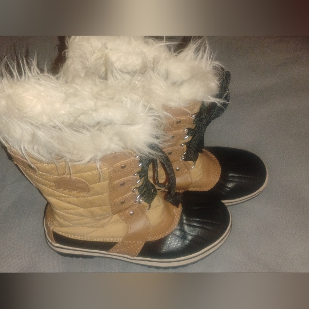 Girls, Sorel Snow Boots, Size 5, Tan & Black, Faux Fur, Lace Up Boots, Winter